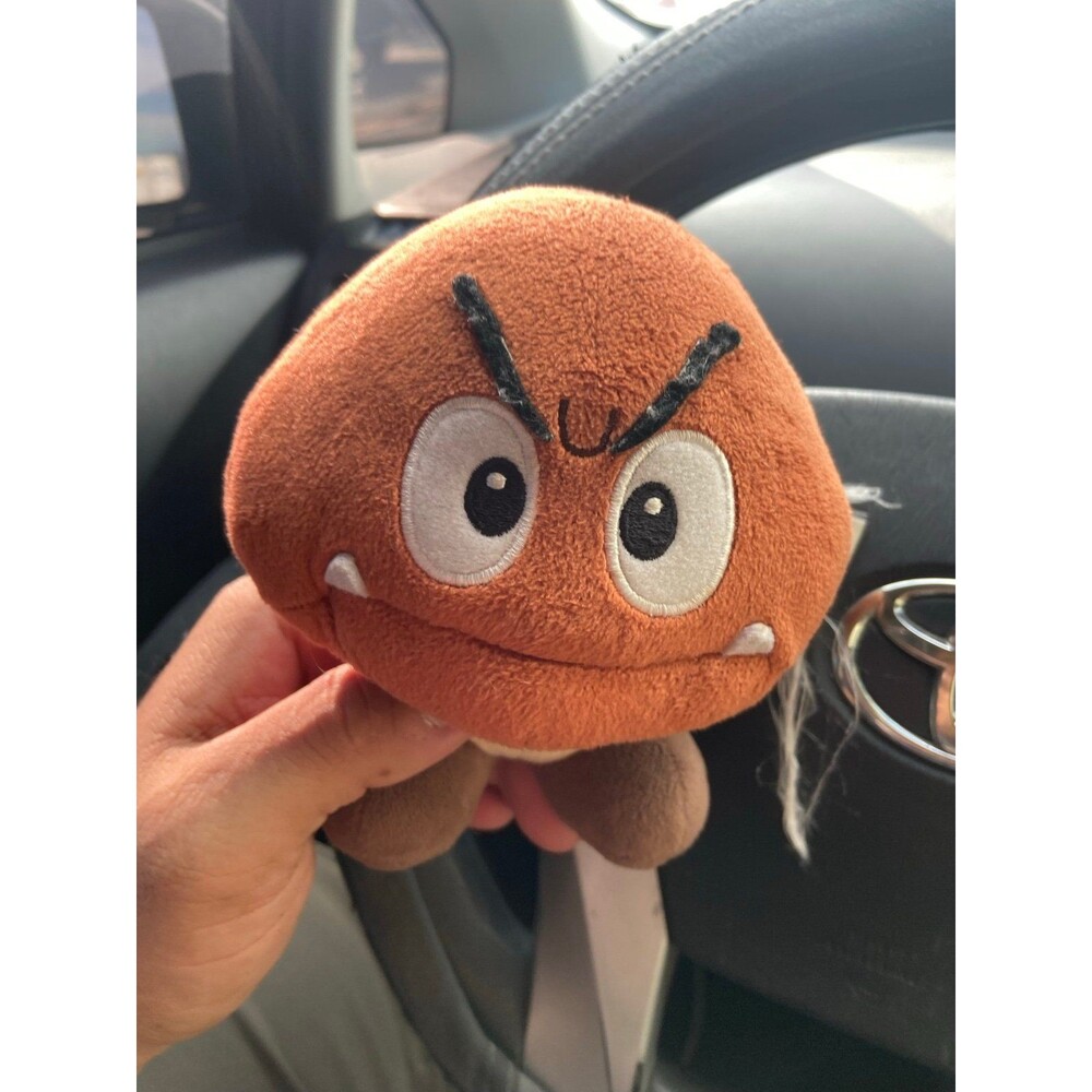 Nintendo Super Mario Bros. Brown Goomba 6” Plush Mushroom 2017